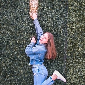 Meet your Posher, Julia